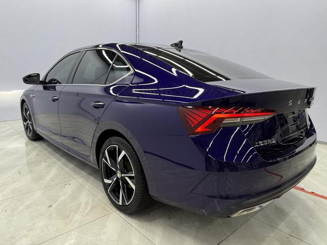 Skoda Octavia 2021, фото 4