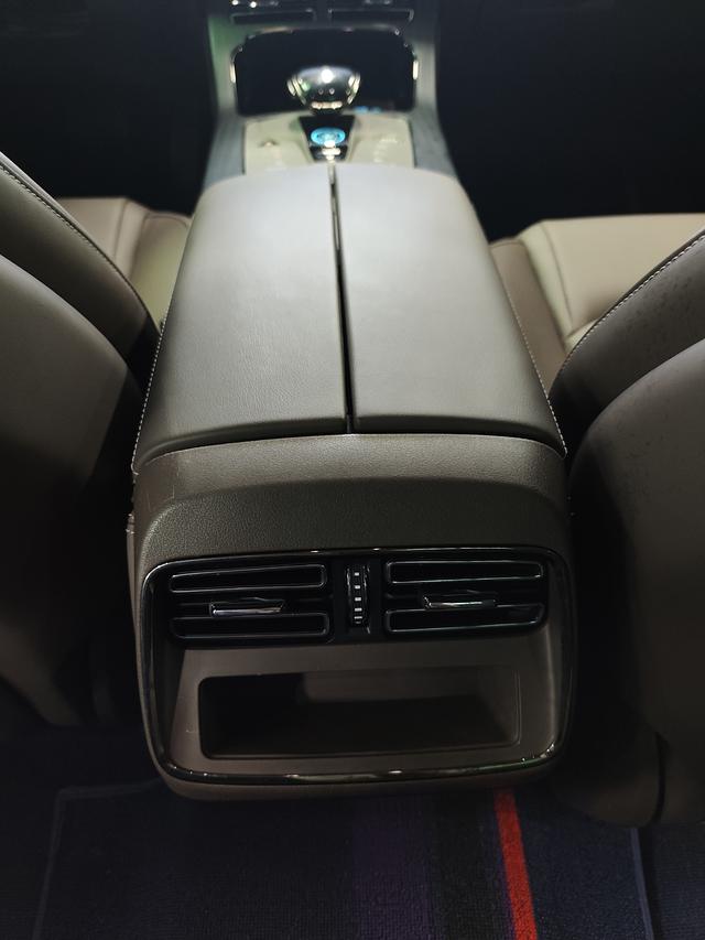 BYD Han 2023, фото 17