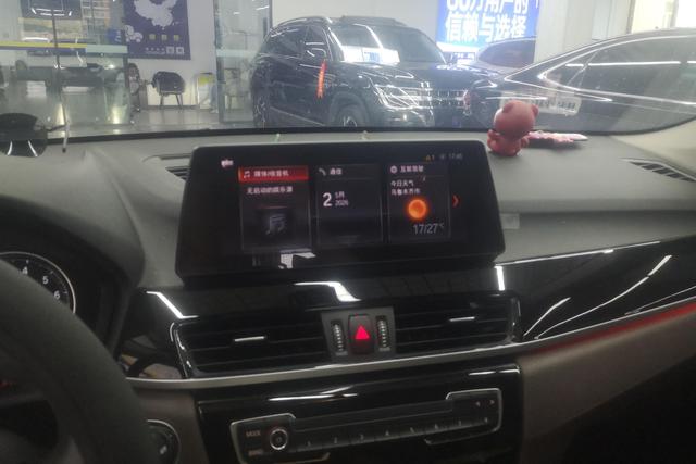 BMW X1 2022, фото 15