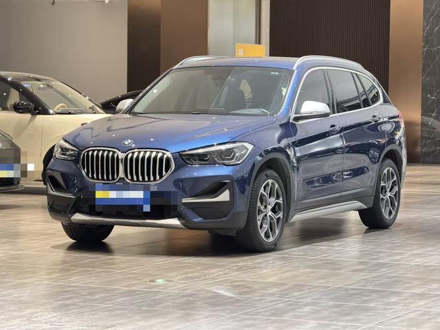 BMW X1 2022, 1.5 л турбо, робот (DCT), передний, пробег 20 000 км — авто из Китая с пробегом