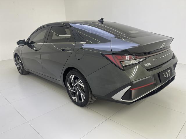 Hyundai Elantra 2023, фото 6