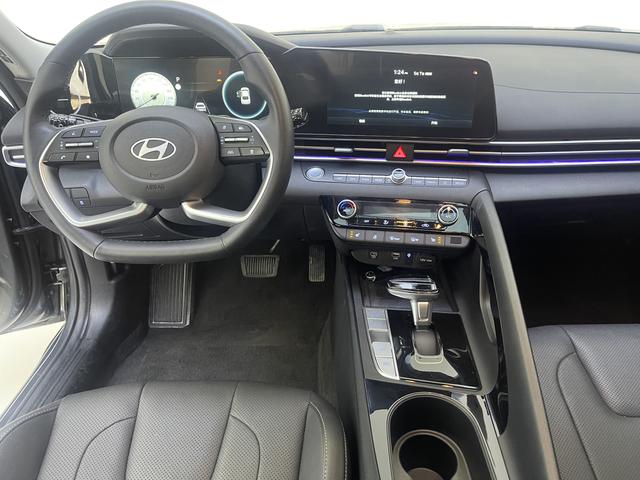 Hyundai Elantra 2023, фото 9