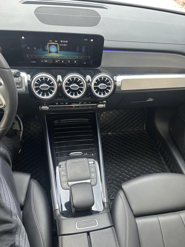 Mercedes-Benz GLB 2021, фото 15
