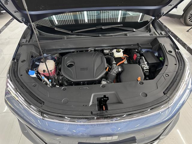 Geely Galaxy Starship 7 EM-i 2025, фото 15