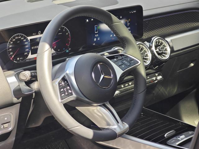 Mercedes-Benz GLB 2025, фото 8