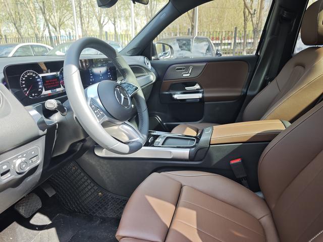 Mercedes-Benz GLB 2025, фото 9