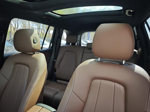 Mercedes-Benz GLB 2025, фото 10