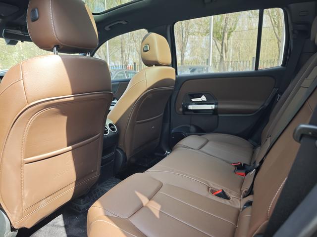 Mercedes-Benz GLB 2025, фото 11