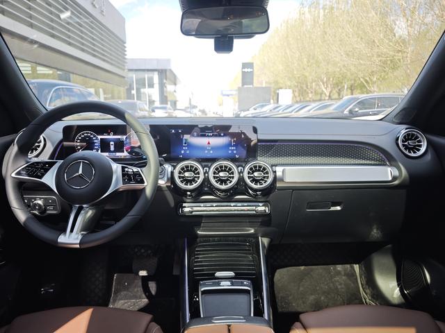 Mercedes-Benz GLB 2025, фото 13