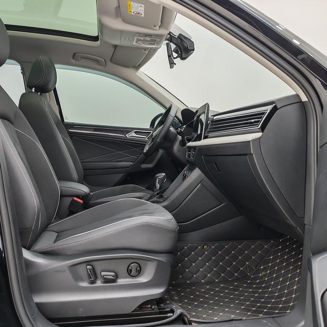 Volkswagen Tiguan 2023, фото 8