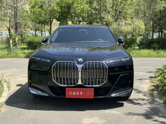 BMW 7 2023, фото 2