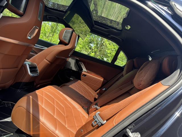 BMW 7 2023, фото 5