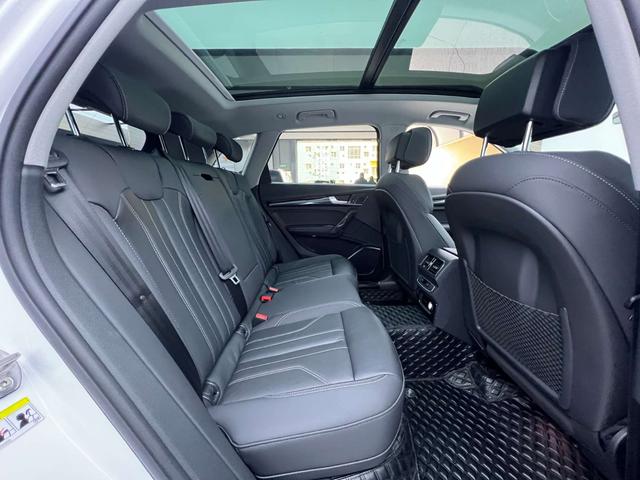 Audi Q5L 2022, фото 16