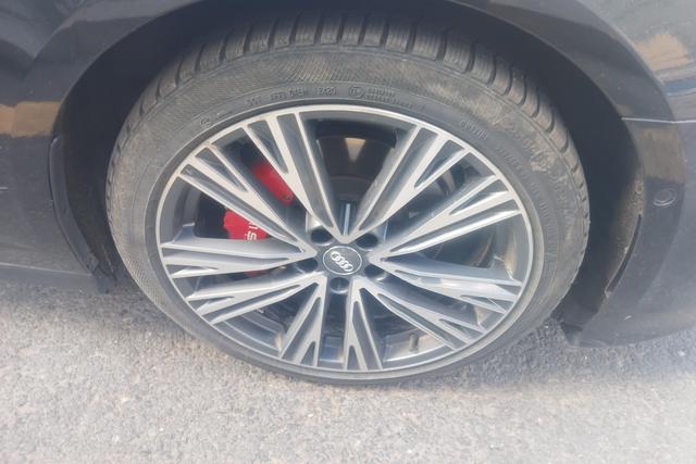 Audi A6L 2021, фото 5
