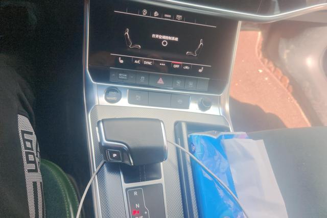 Audi A6L 2021, фото 16