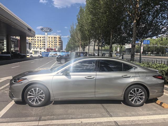 Lexus ES 2022, фото 3