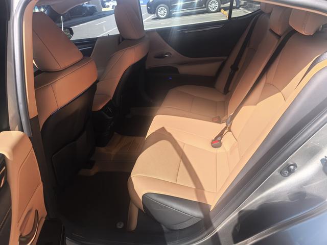 Lexus ES 2022, фото 5