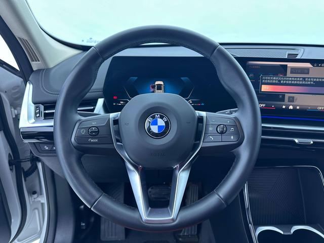 BMW X1 2023, фото 17