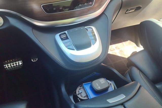 Mercedes-Benz V-Class 2022, фото 16