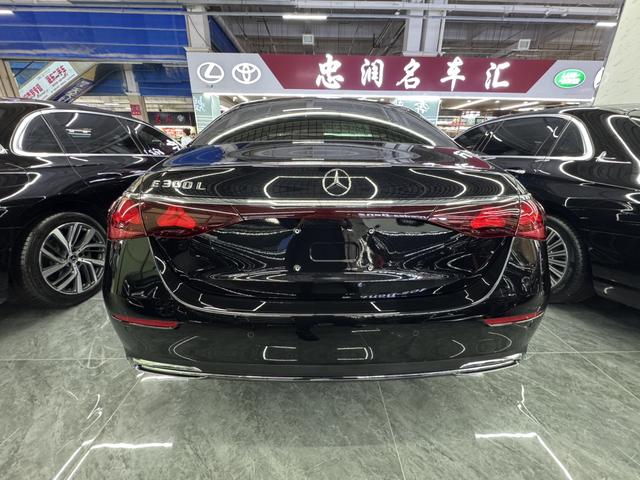 Mercedes-Benz E-Class 2024, фото 5