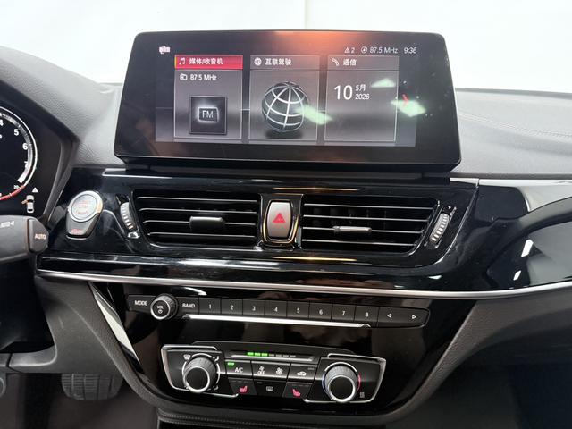 BMW 1 Series 2021, фото 15