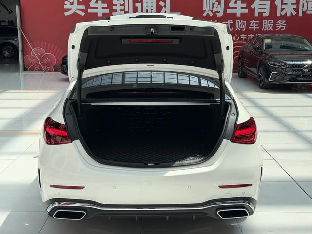 Mercedes-Benz C-Class 2024, фото 14