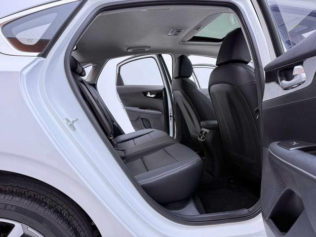 Kia K3 2021, фото 15