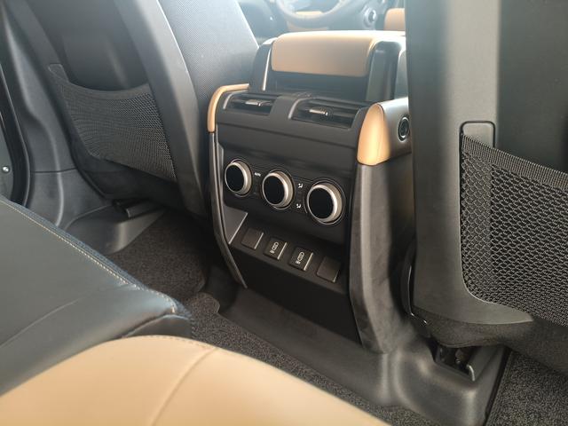 Land Rover Defender 2025, фото 16