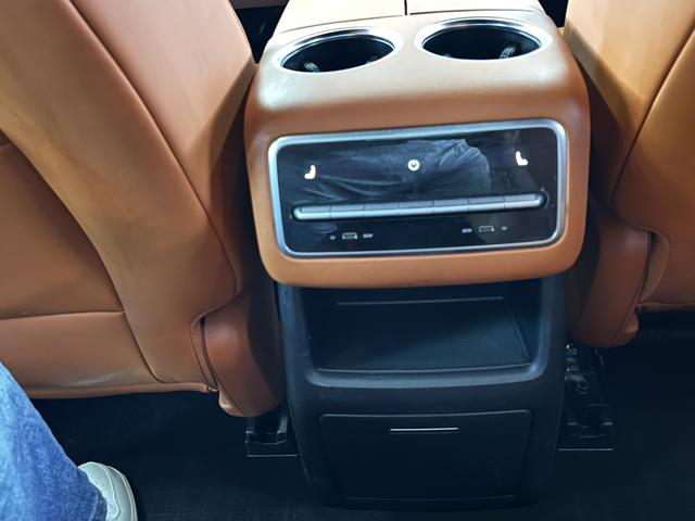Li Auto L8 2023, фото 14