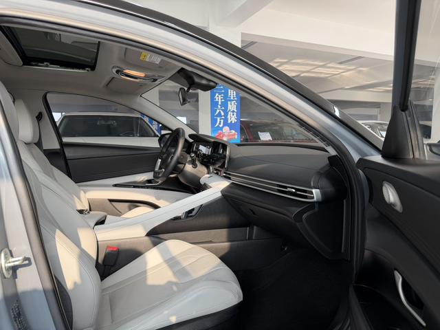 Hyundai Elantra 2021, фото 15