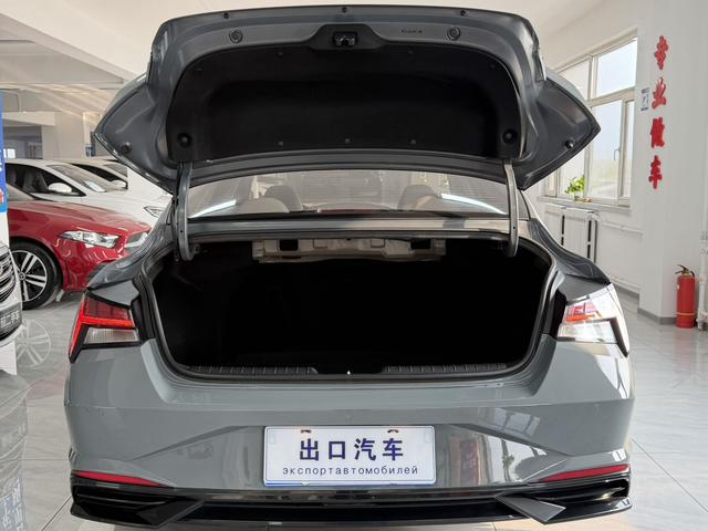 Hyundai Elantra 2021, фото 17