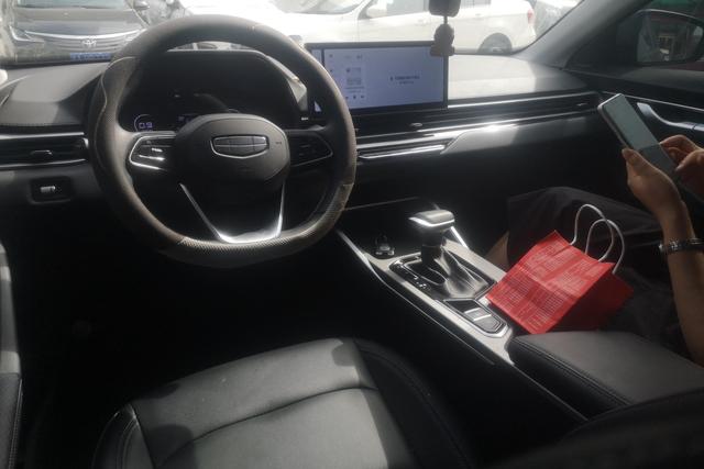 Geely Emgrand 2025, фото 14