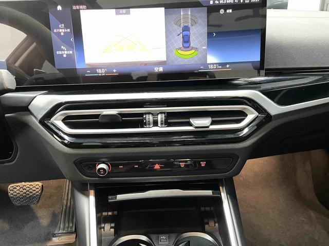 BMW 3 2023, фото 12