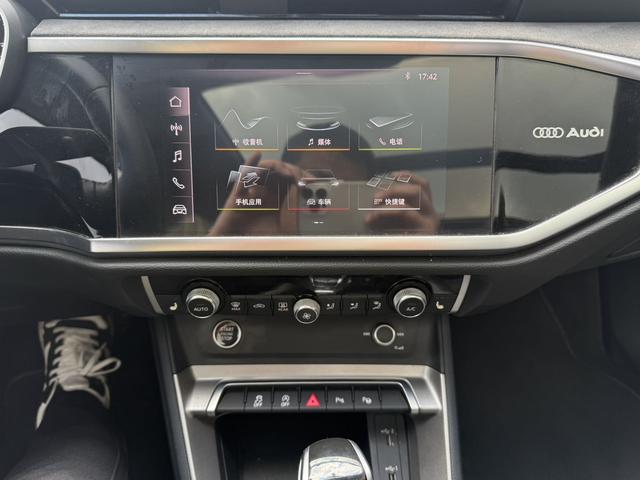 Audi Q3 2021, фото 13