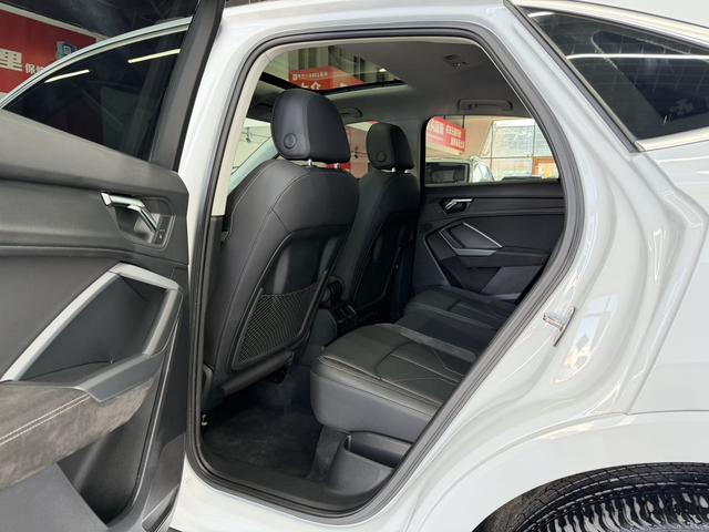 Audi Q3 Sportback 2022, фото 5