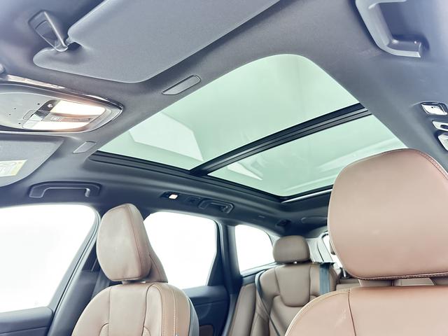 Volvo XC60 2025, фото 14