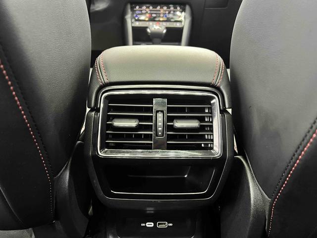 Skoda Karoq 2022, фото 12