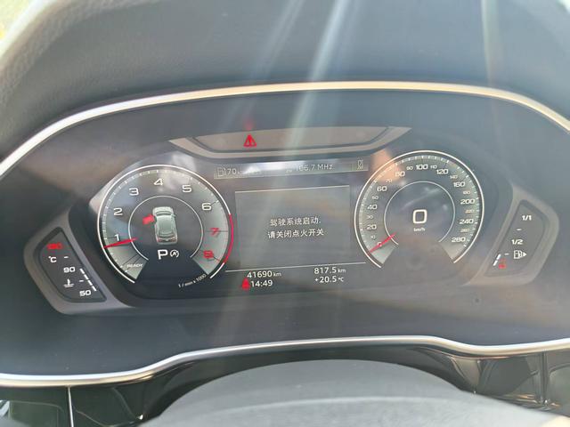 Audi Q3 2023, фото 16