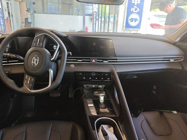 Hyundai Elantra 2021, фото 7