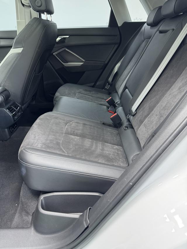 Audi Q3 2022, фото 14