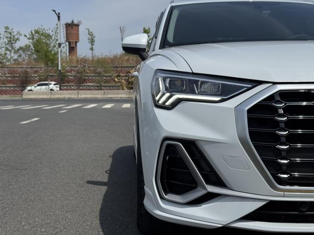 Audi Q3 2022, фото 8