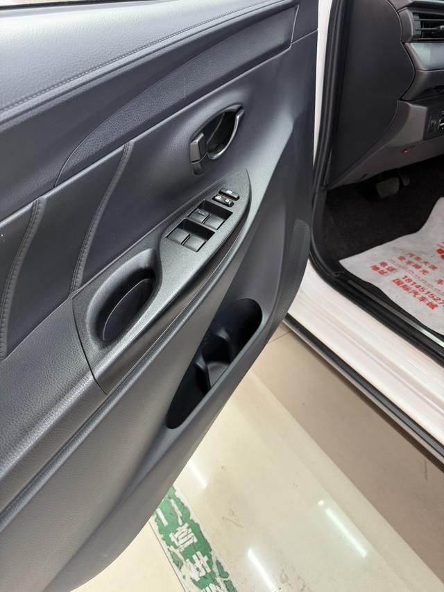 Toyota Yaris 2022, фото 12