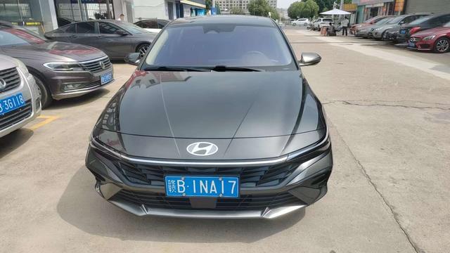 Hyundai Elantra 2023, фото 2