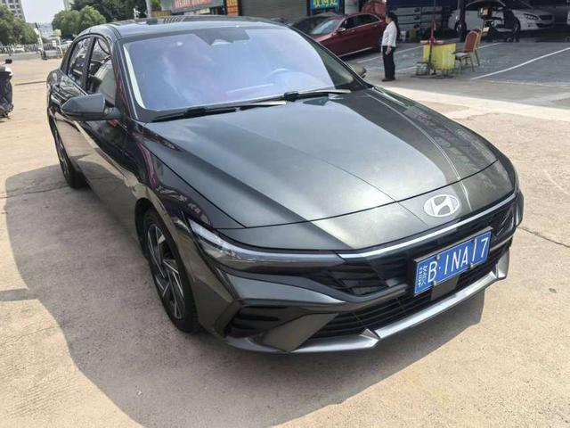Hyundai Elantra 2023, фото 4