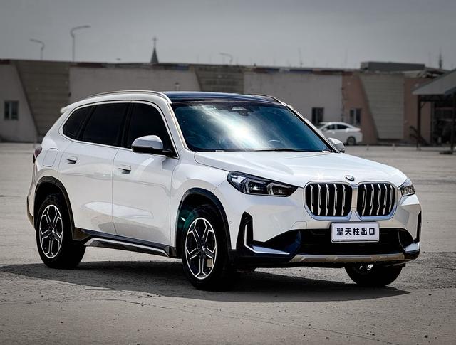 BMW X1 2023, фото 3