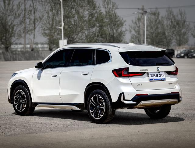 BMW X1 2023, фото 4