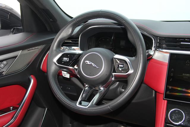 Jaguar F-PACE 2024, фото 14