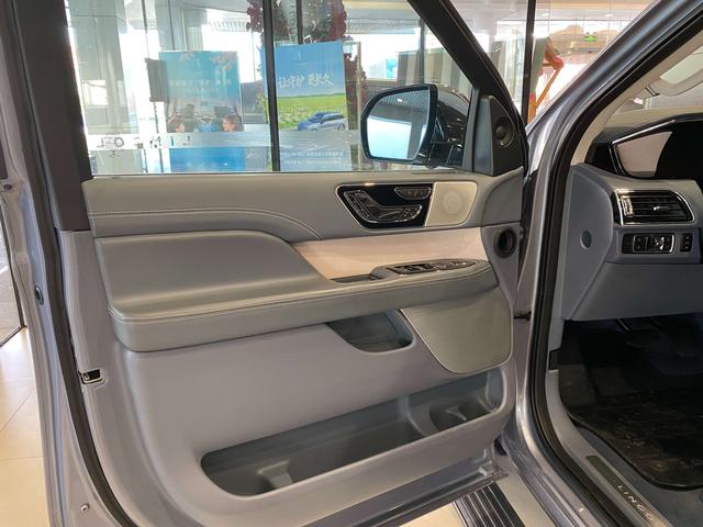 Lincoln Navigator 2022, фото 7
