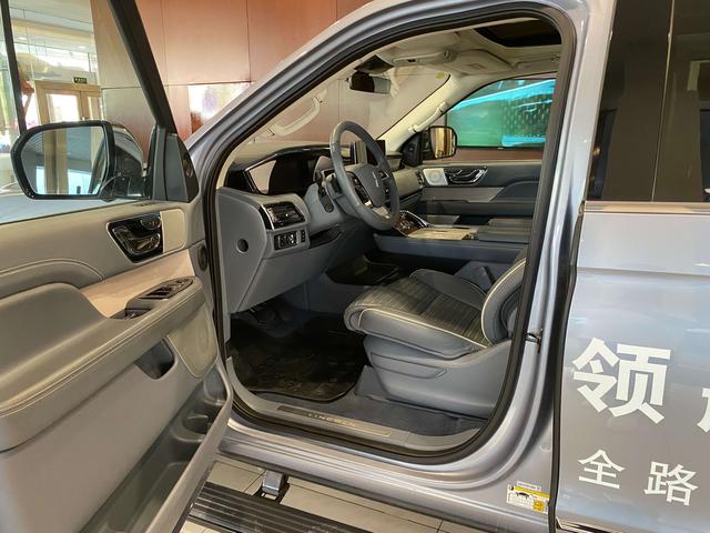 Lincoln Navigator 2022, фото 11