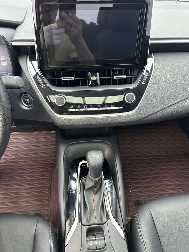 Toyota Corolla 2023, фото 14
